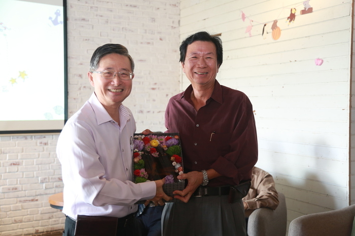 海工系薛憲文主任與海工系李忠潘教授圖片