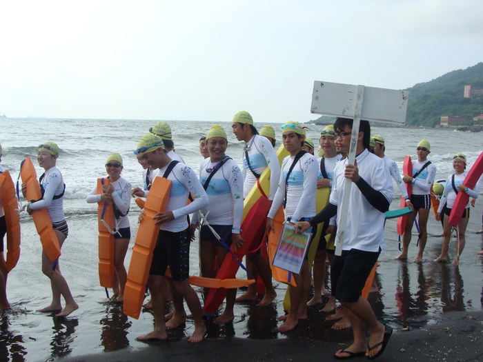 海科院2012百人泳渡西灣圖片
