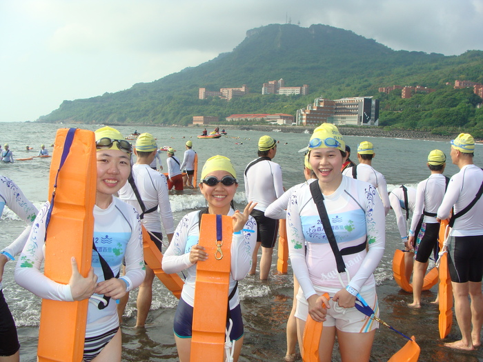 海科院2012百人泳渡西灣圖片