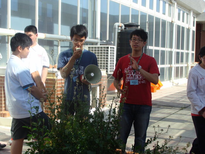 歡迎中山附中參訪海工館綠能設備-太陽能光電板及綠屋頂圖片