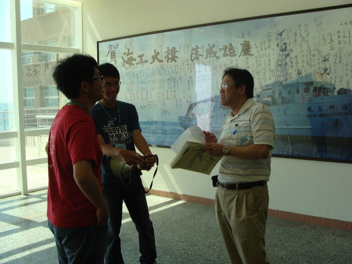 歡迎中山附中參訪海工館綠能設備-太陽能光電板及綠屋頂圖片
